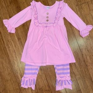 EUC pink and purple girls set size 6. Pink top & ruffle detail striped pants